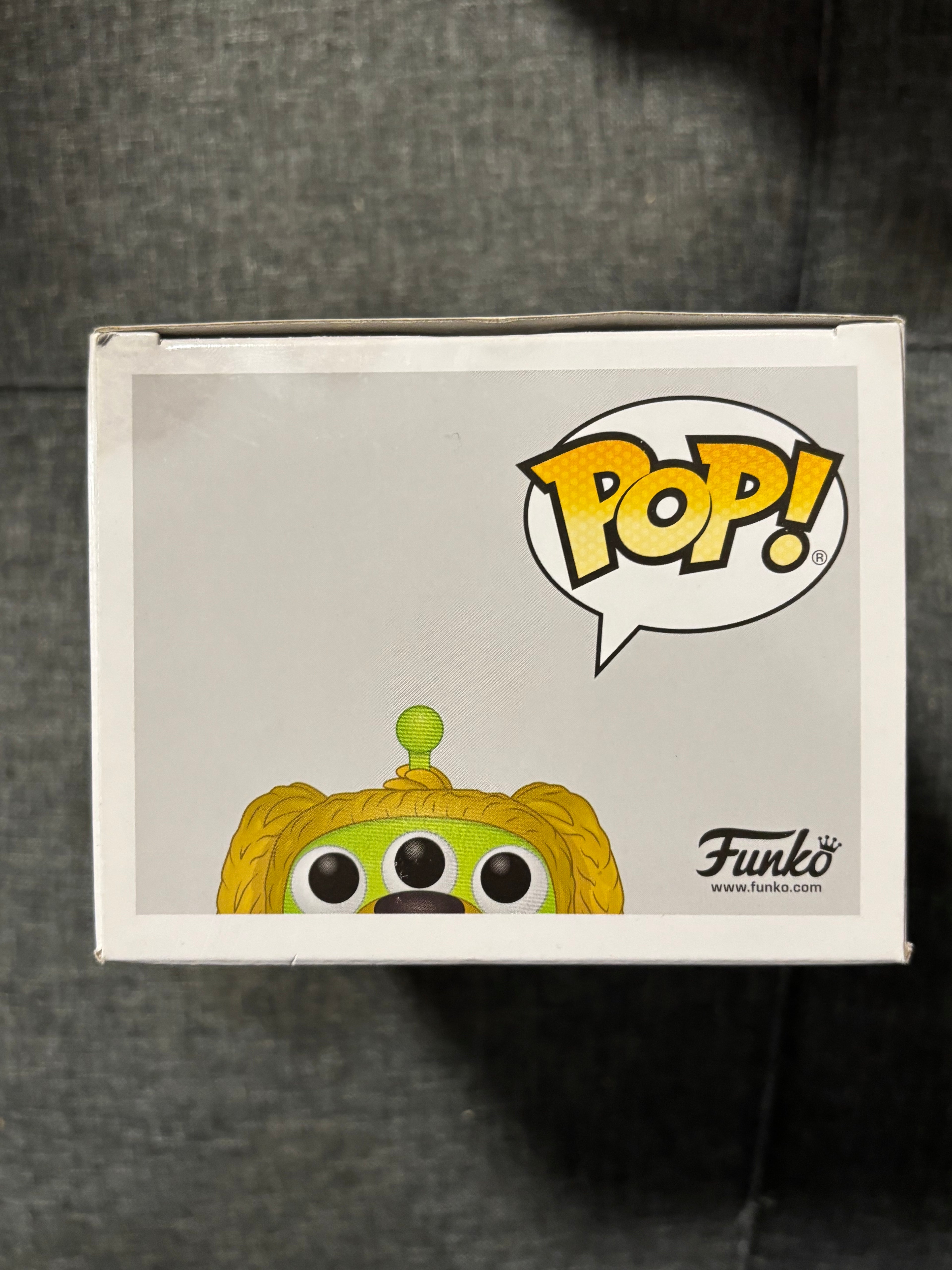 Dug Alien (Remix) (Flocked) (box stain damage)
