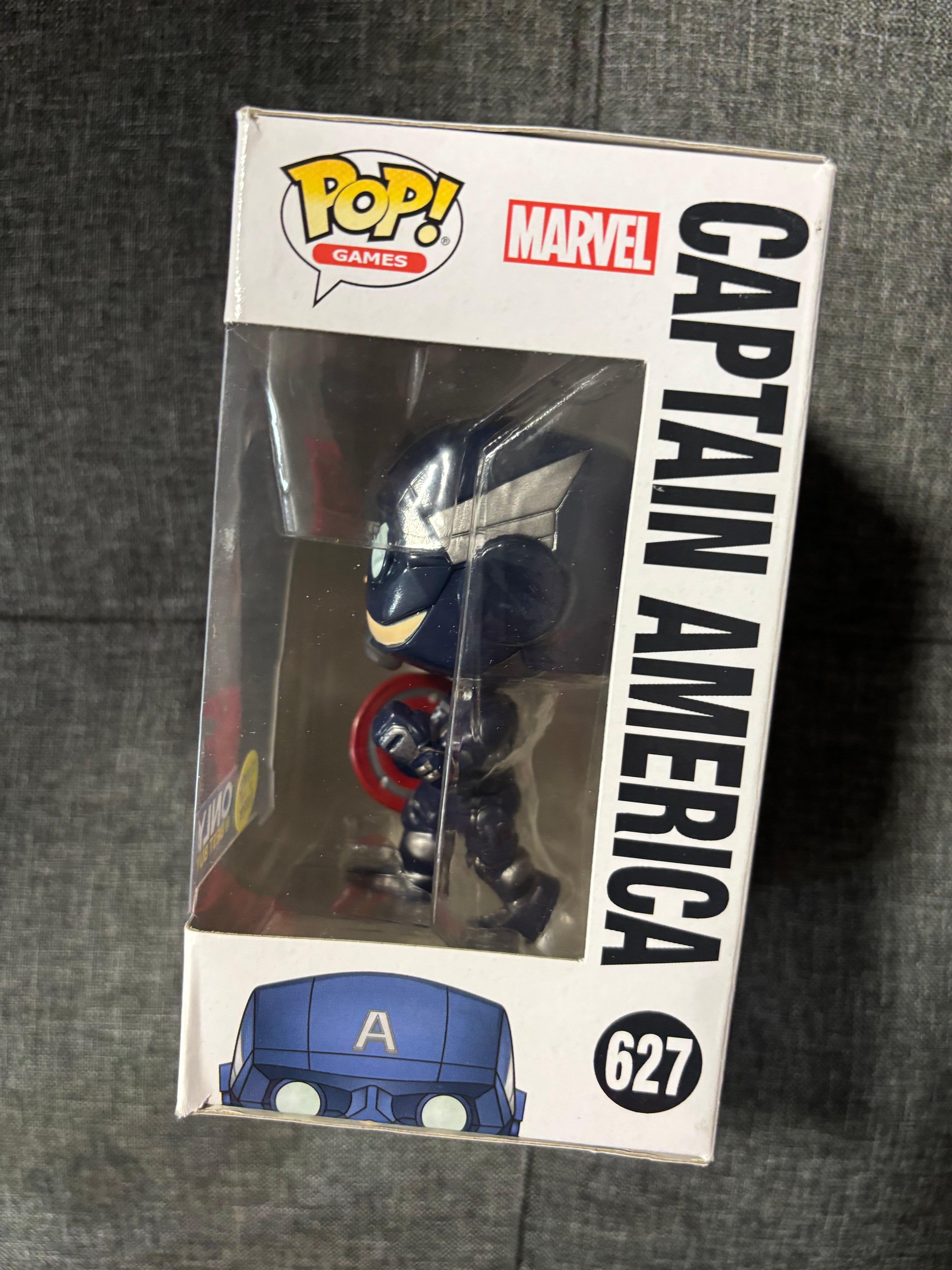 Captain America Gamerverse #627 (GITD) Best buy only