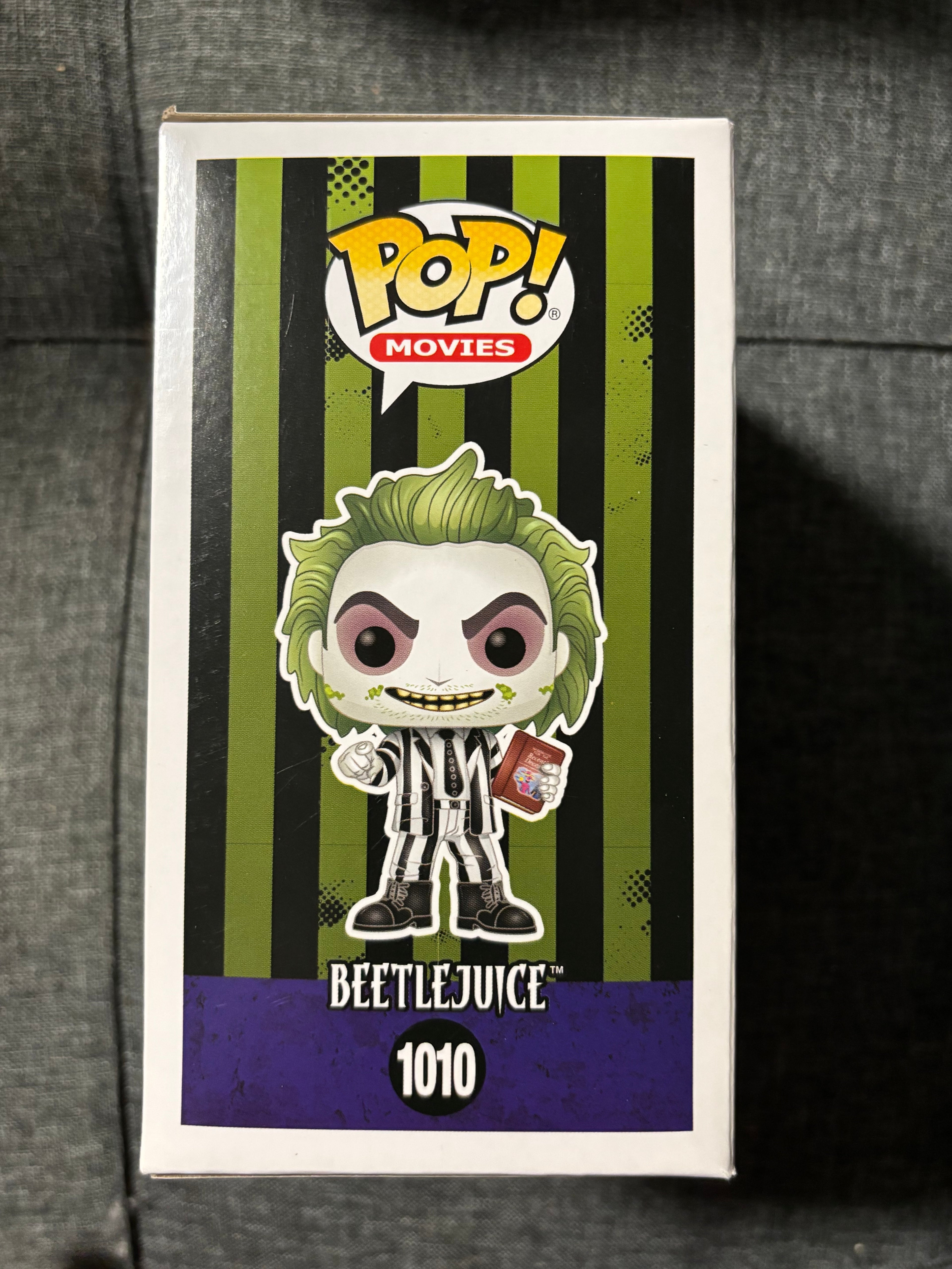 Beetlejuice with book #1010 Limited Edition (GITD) (2020 Fall Convention)