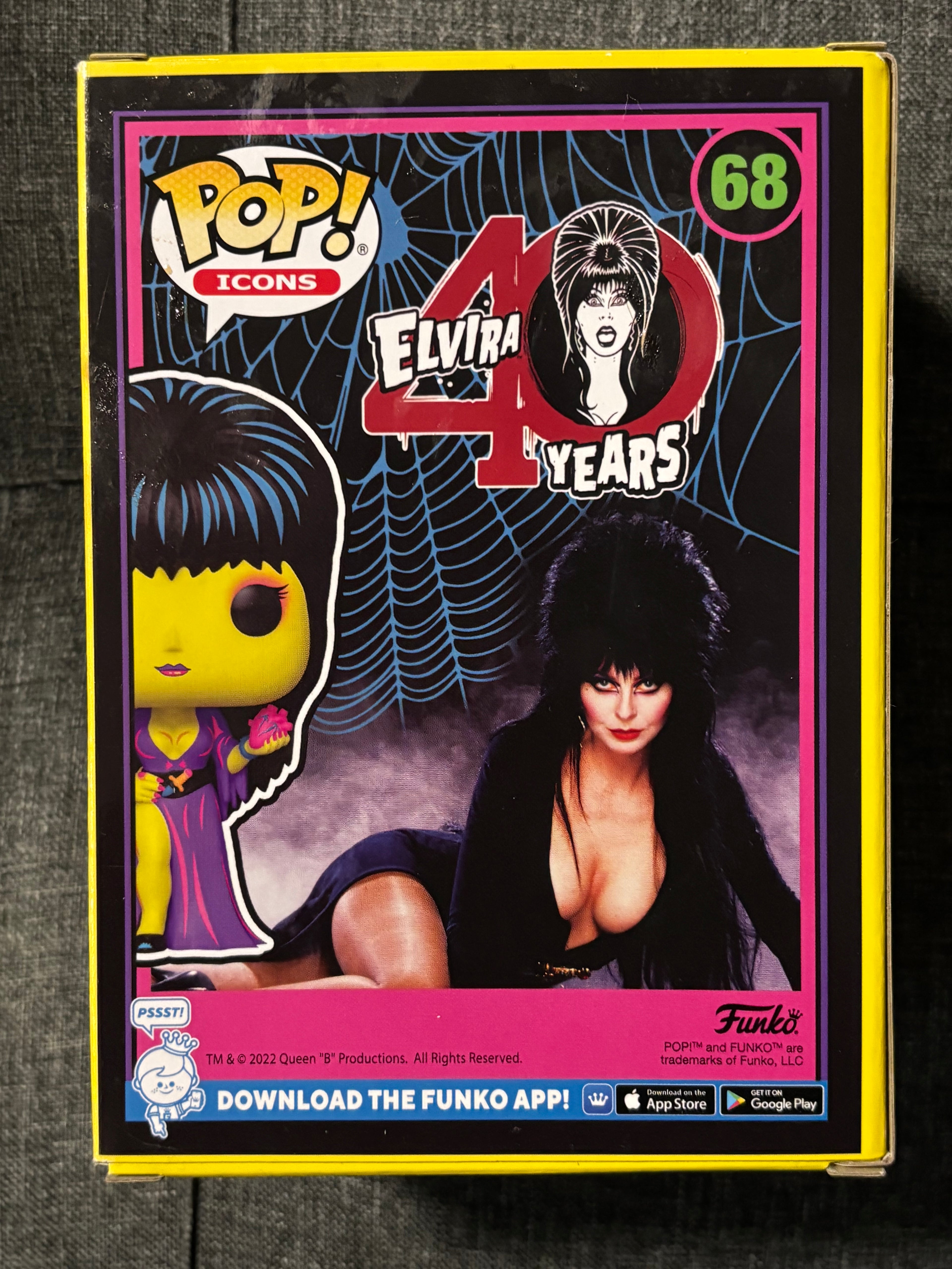 Elvira #68 (Blacklight) Limited Edition Entertainment Earth Exclusive