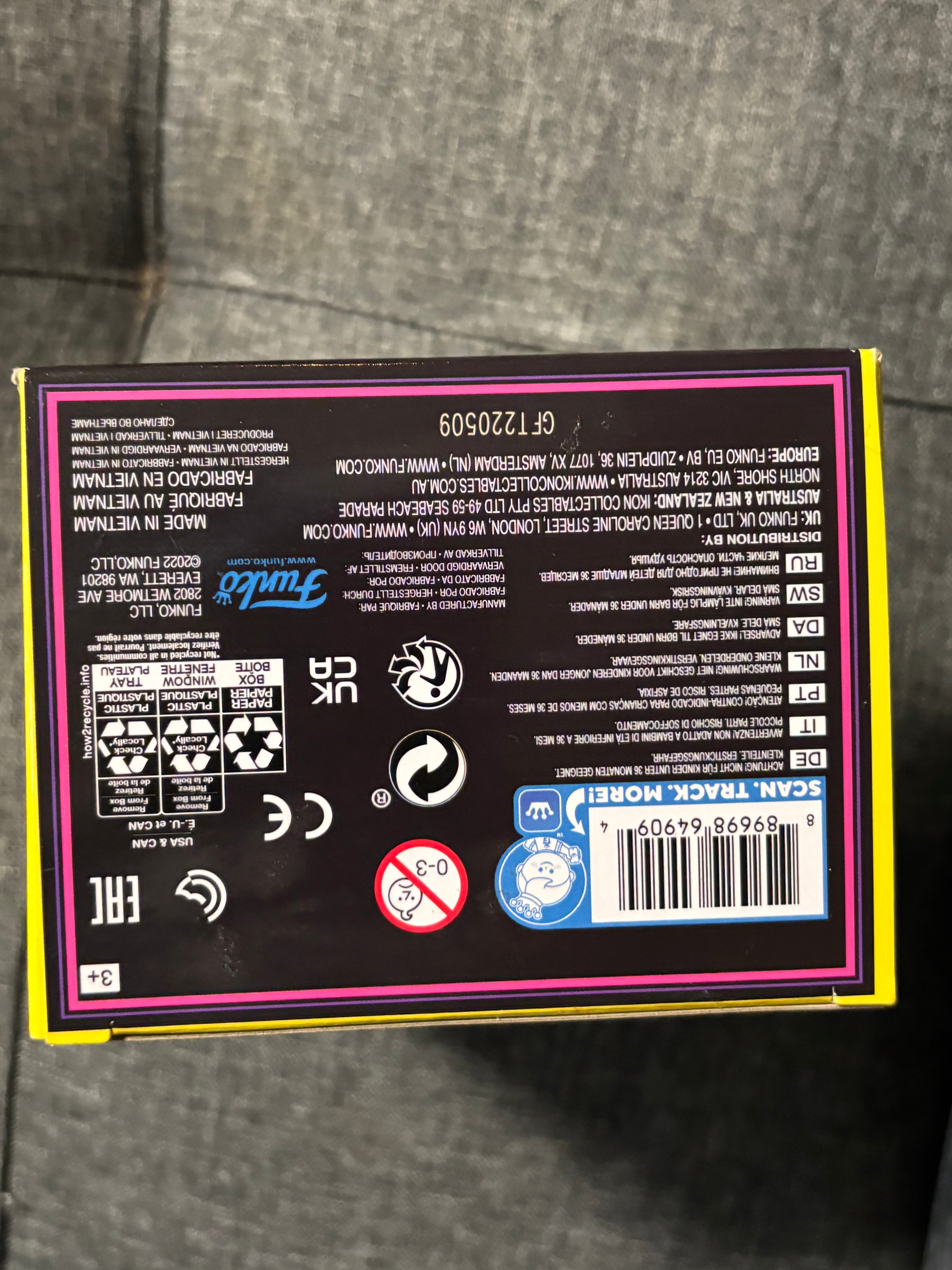Elvira #68 (Blacklight) Limited Edition Entertainment Earth Exclusive