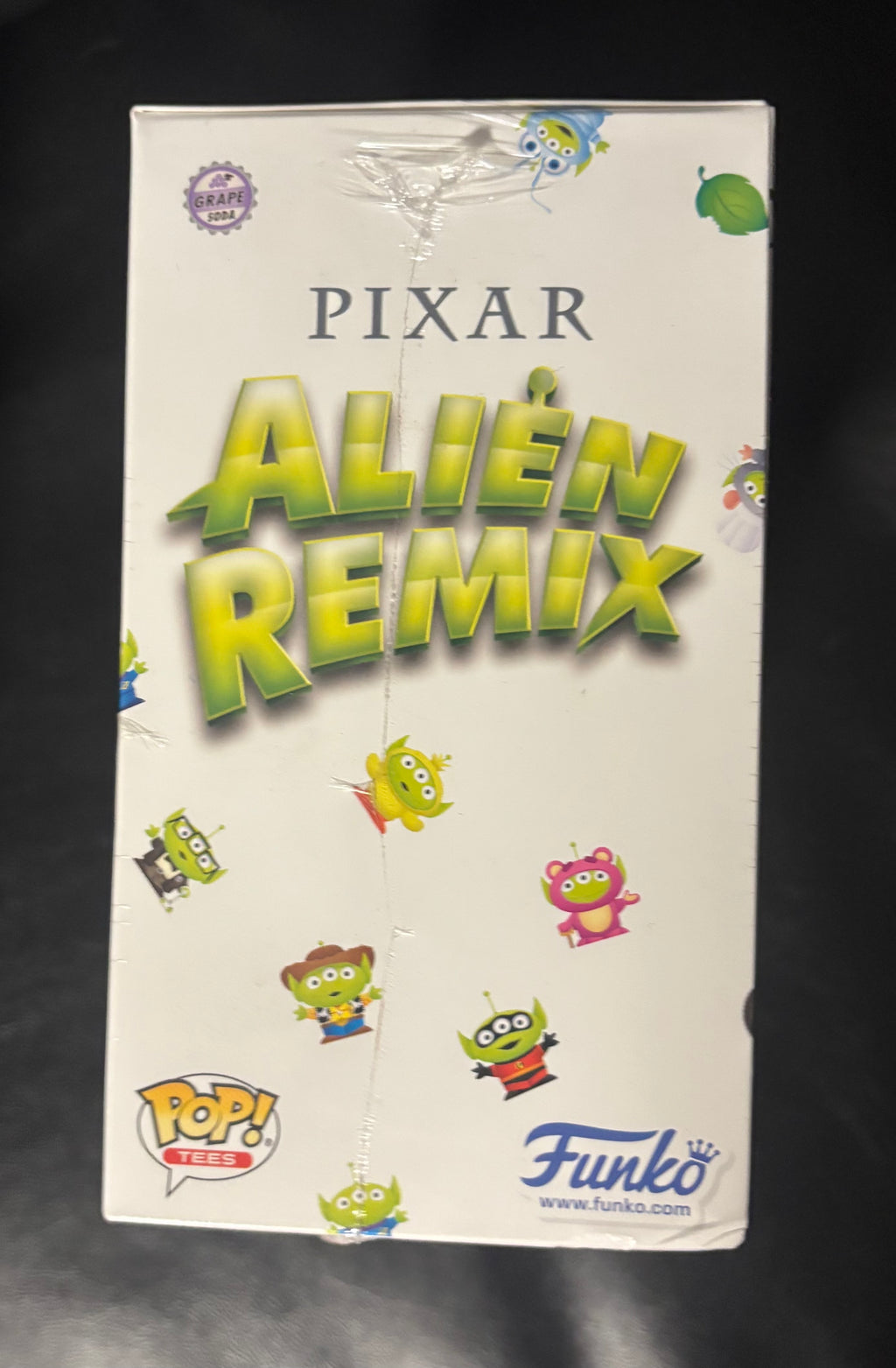 Pop and tee alien remix (Size medium) (Sealed)